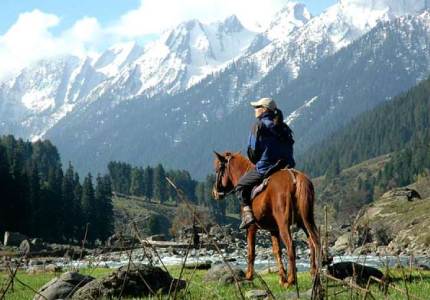 Adventure Tour: Jammu-Srinagar-Gulmarg-Pahalgam-Sonmarg