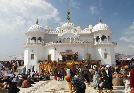 Chandigarh to Punjab Gurudwaras: Spiritual Tour