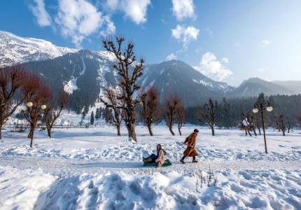 Adventure Tour: Jammu-Srinagar-Gulmarg-Pahalgam-Sonmarg
