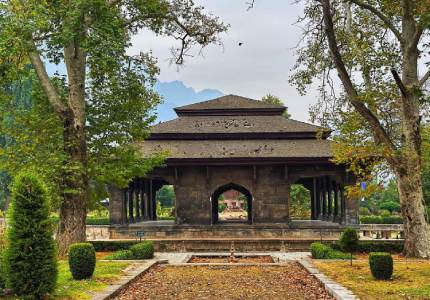 Chandigarh to Srinagar: Serene Kashmir Getaway